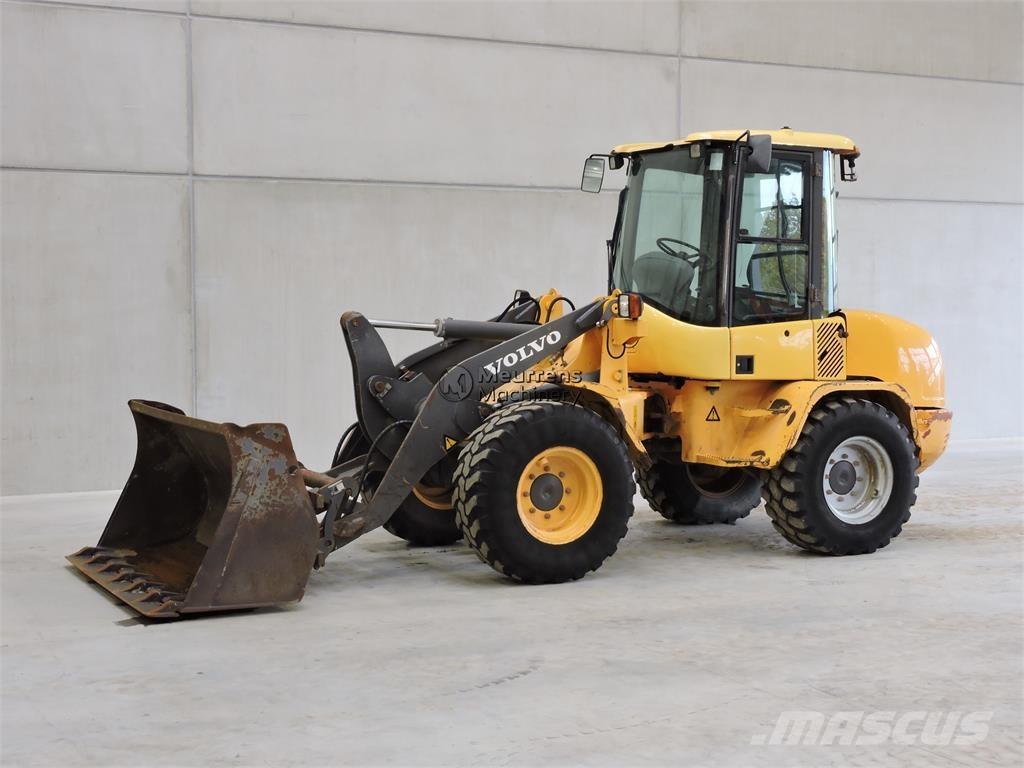 Volvo L35B 輪胎式裝載機