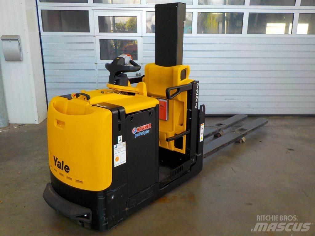 Yale MO25 中端式裝載機
