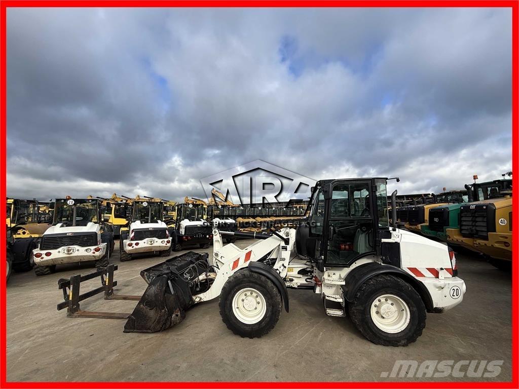 CAT 908M 輪胎式裝載機