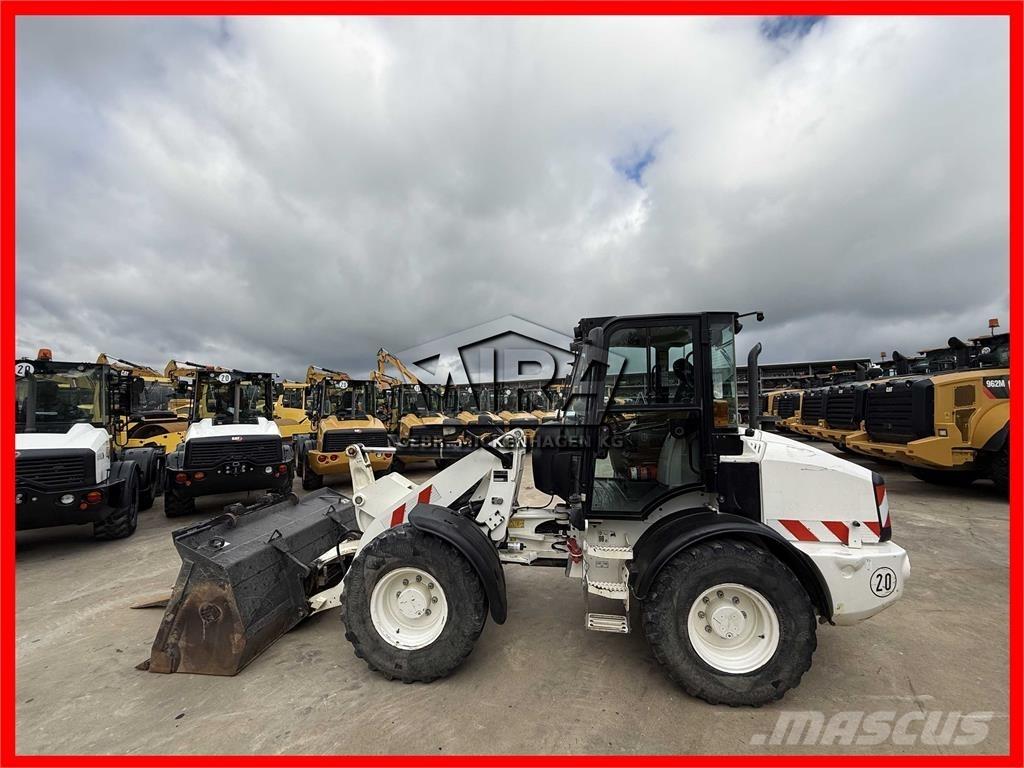 CAT 908M 輪胎式裝載機
