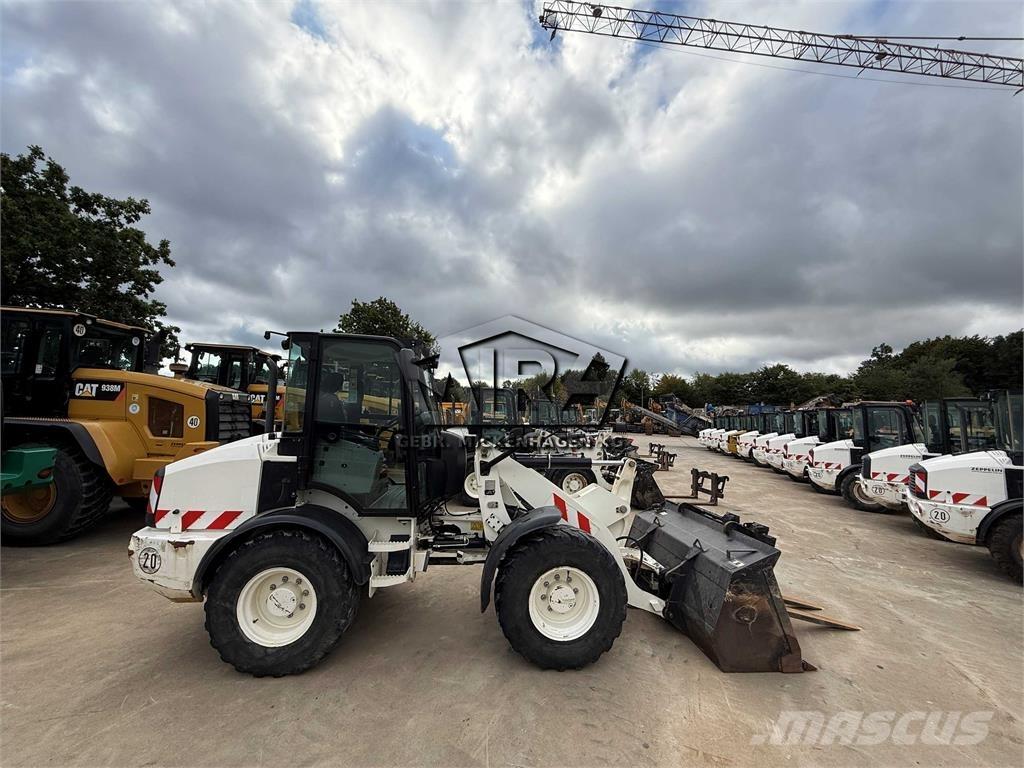 CAT 908M 輪胎式裝載機