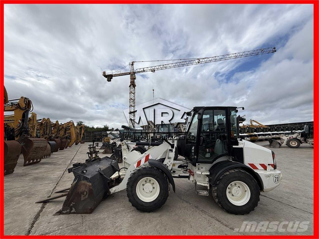 CAT 908M 輪胎式裝載機