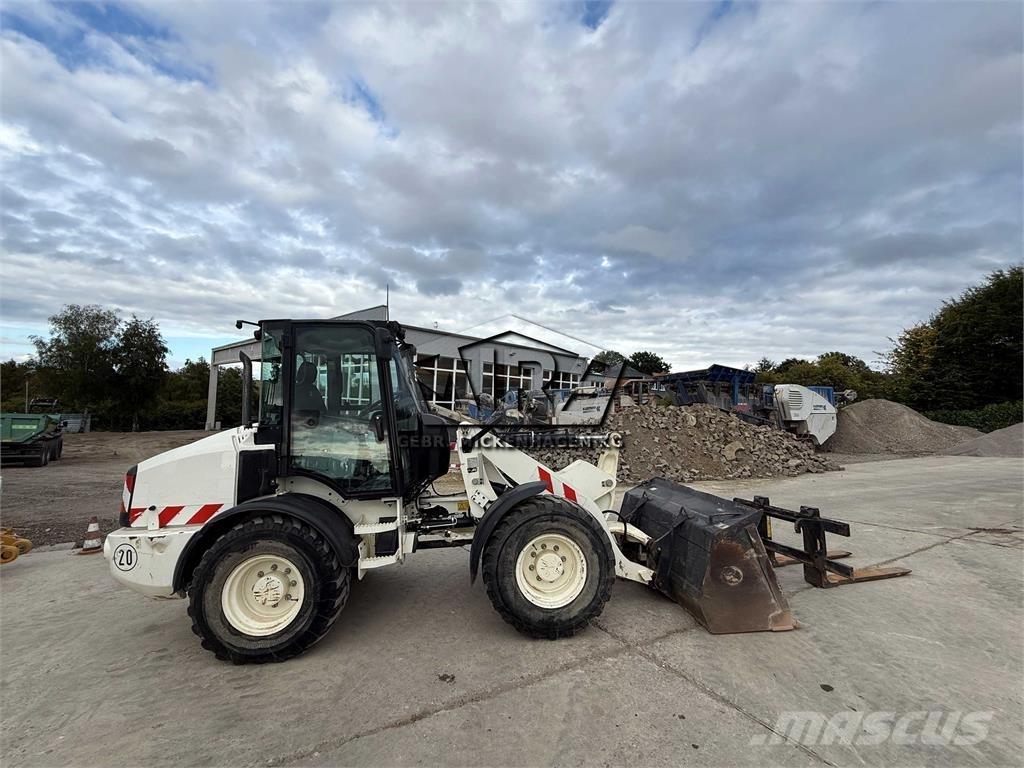 CAT 908M 輪胎式裝載機