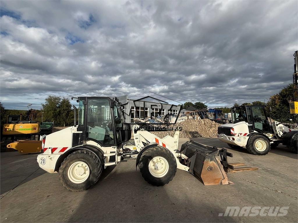 CAT 908M 輪胎式裝載機