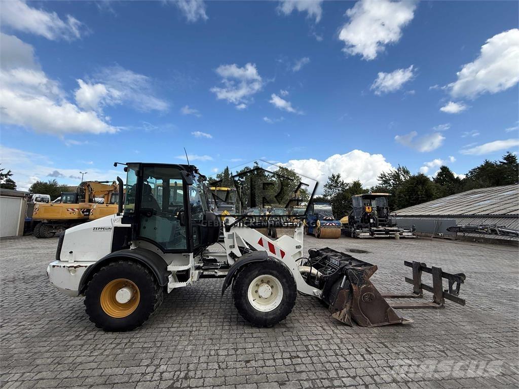 CAT 908M 輪胎式裝載機