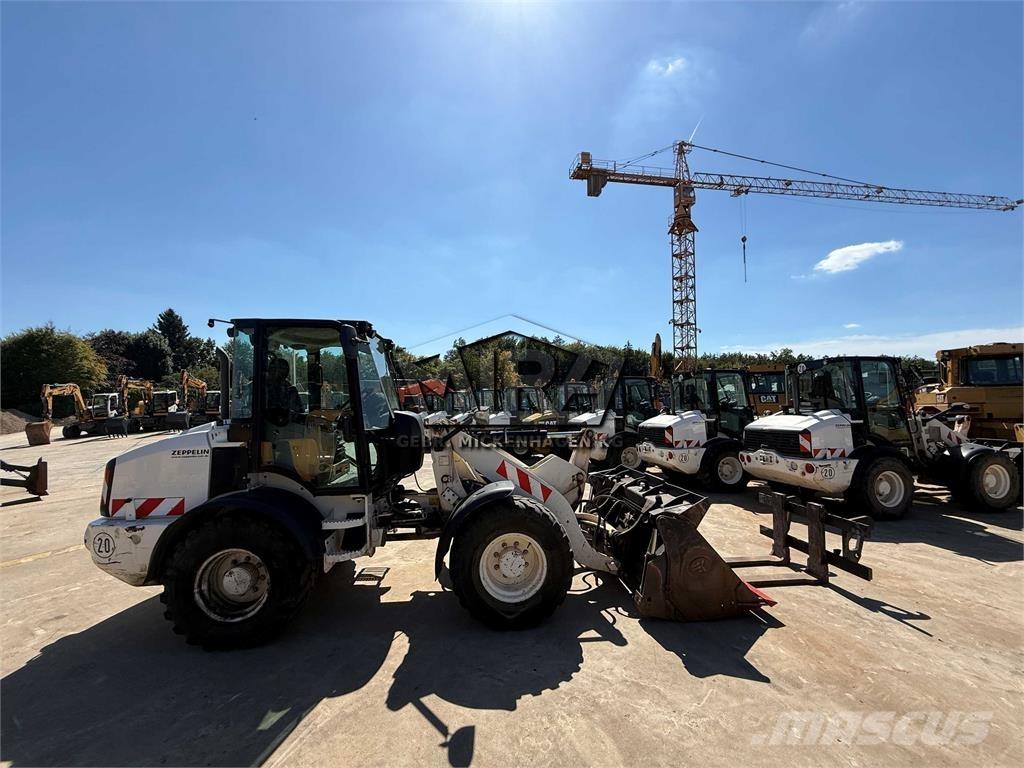 CAT 908M 輪胎式裝載機