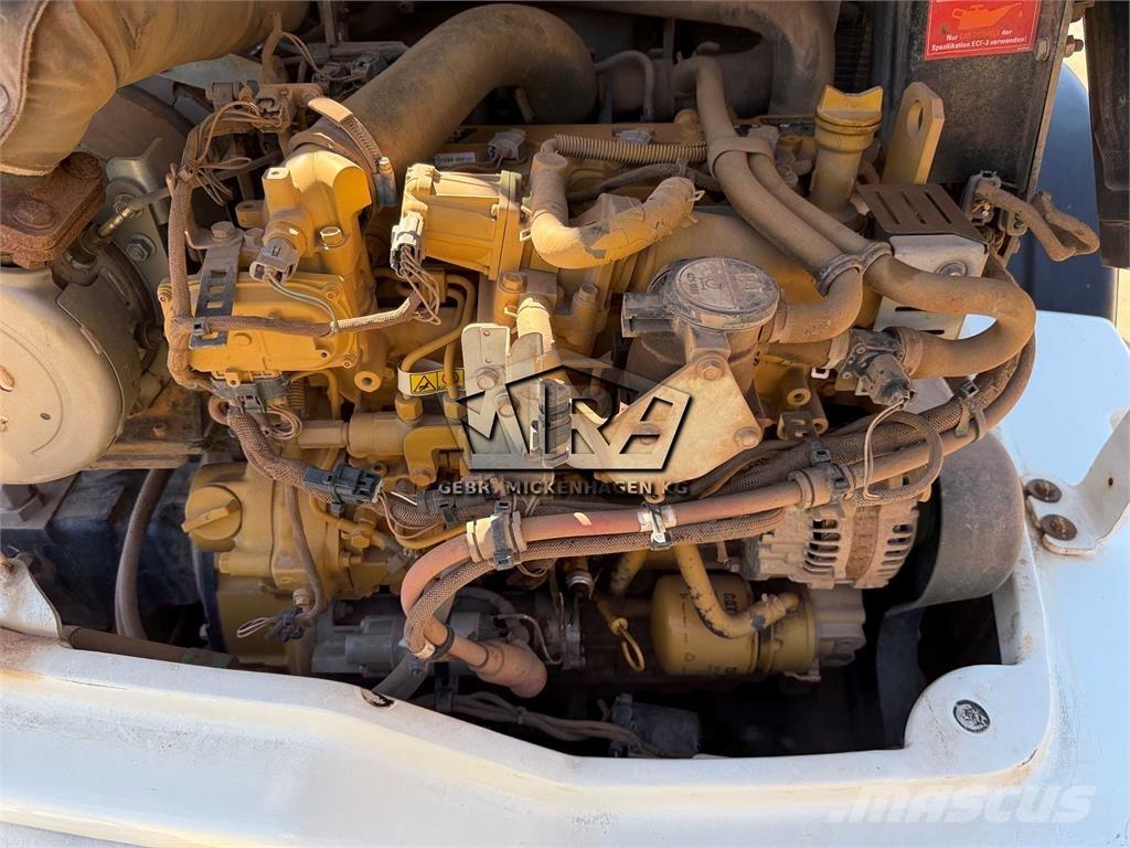 CAT 908M 輪胎式裝載機