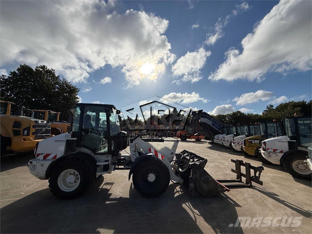 CAT 908M 輪胎式裝載機