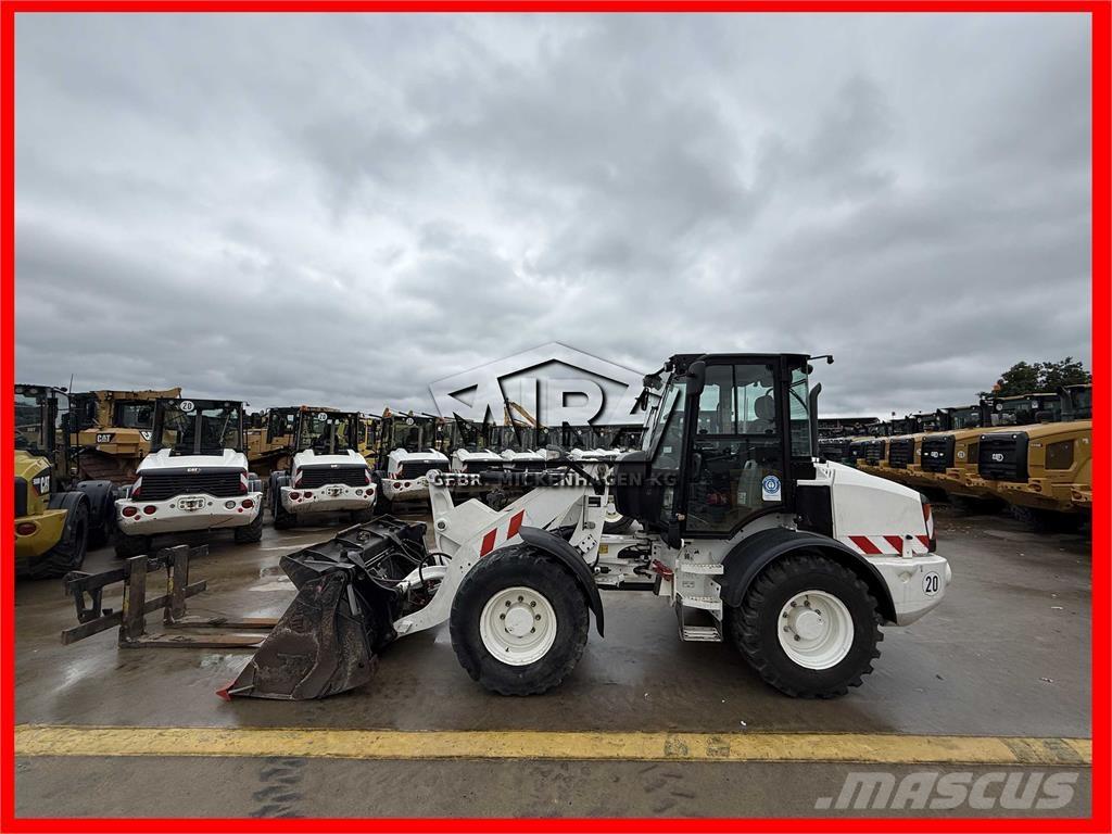 CAT 908M 輪胎式裝載機