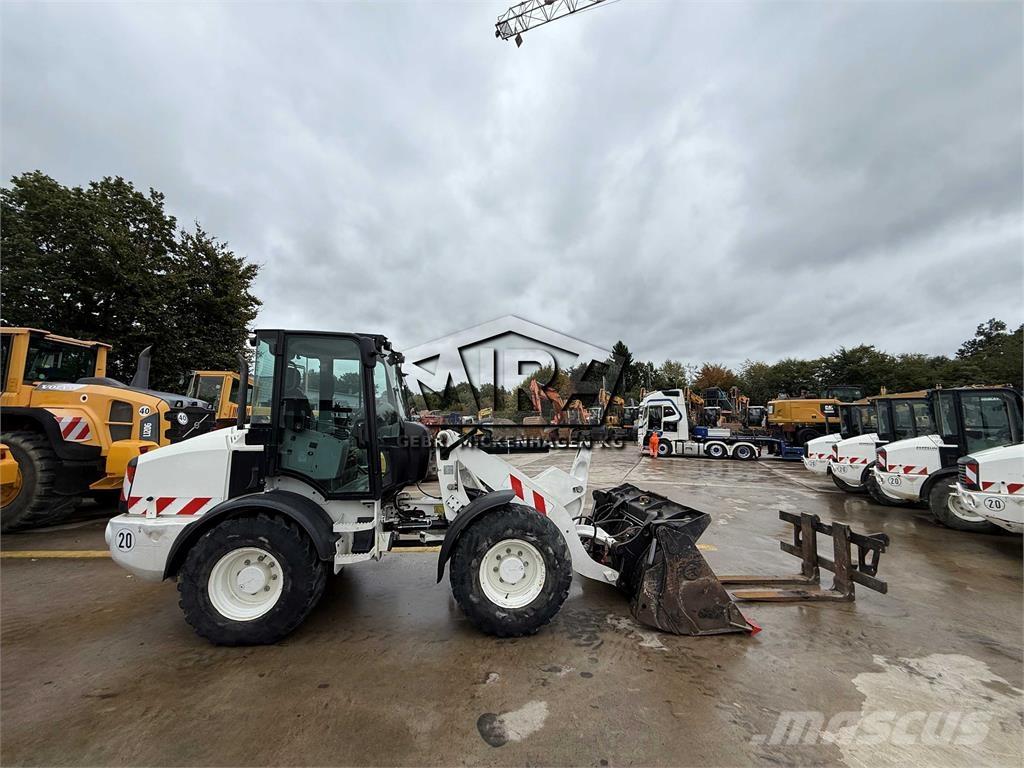 CAT 908M 輪胎式裝載機