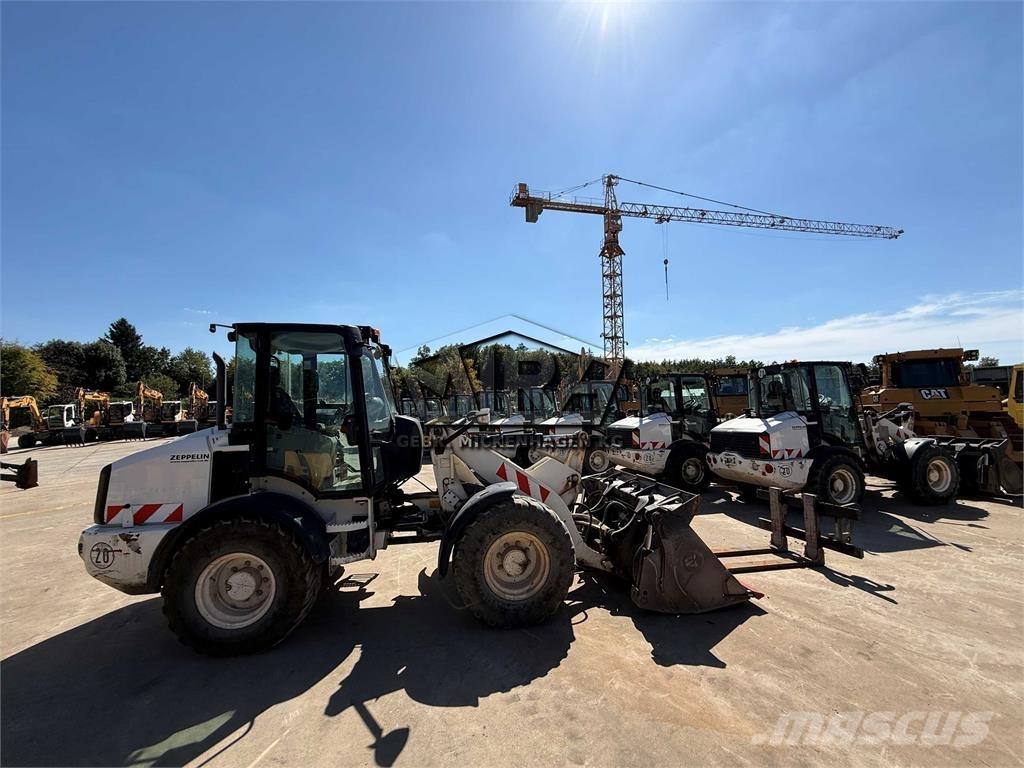 CAT 908M 輪胎式裝載機