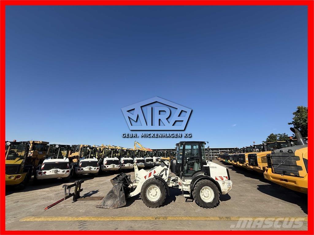 CAT 908M 輪胎式裝載機