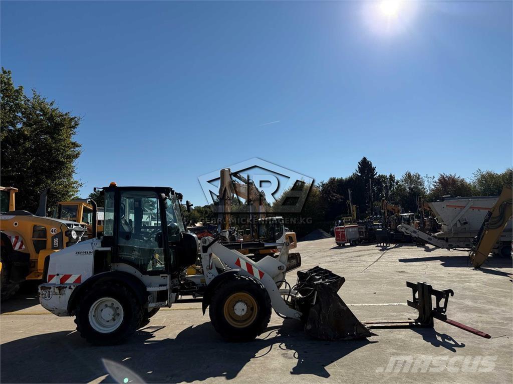 CAT 908M 輪胎式裝載機