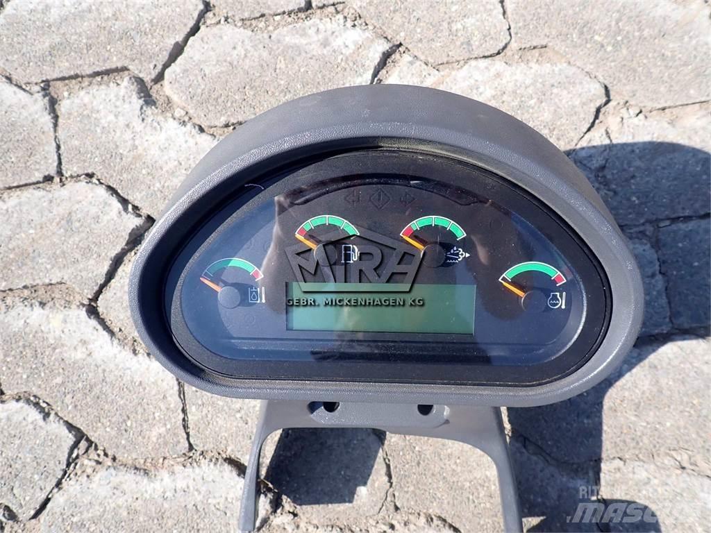 CAT 926 M/ Display 電子設備