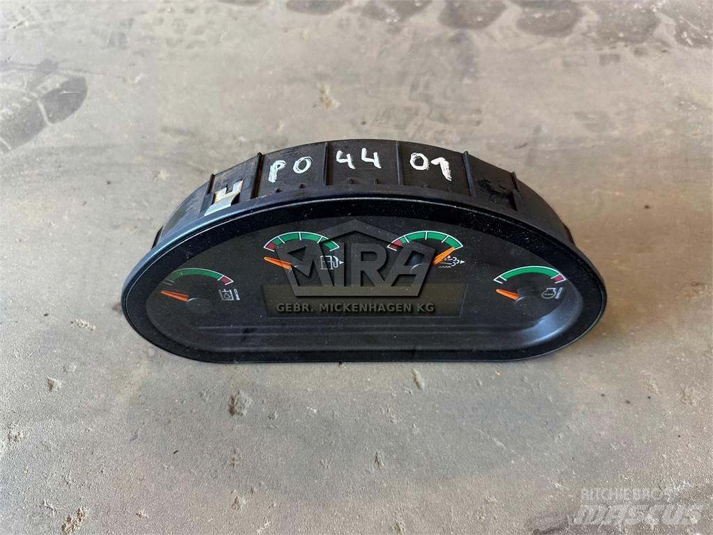 CAT 938 M/ Display 電子設備
