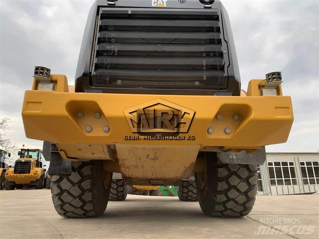 CAT 966M 輪胎式裝載機