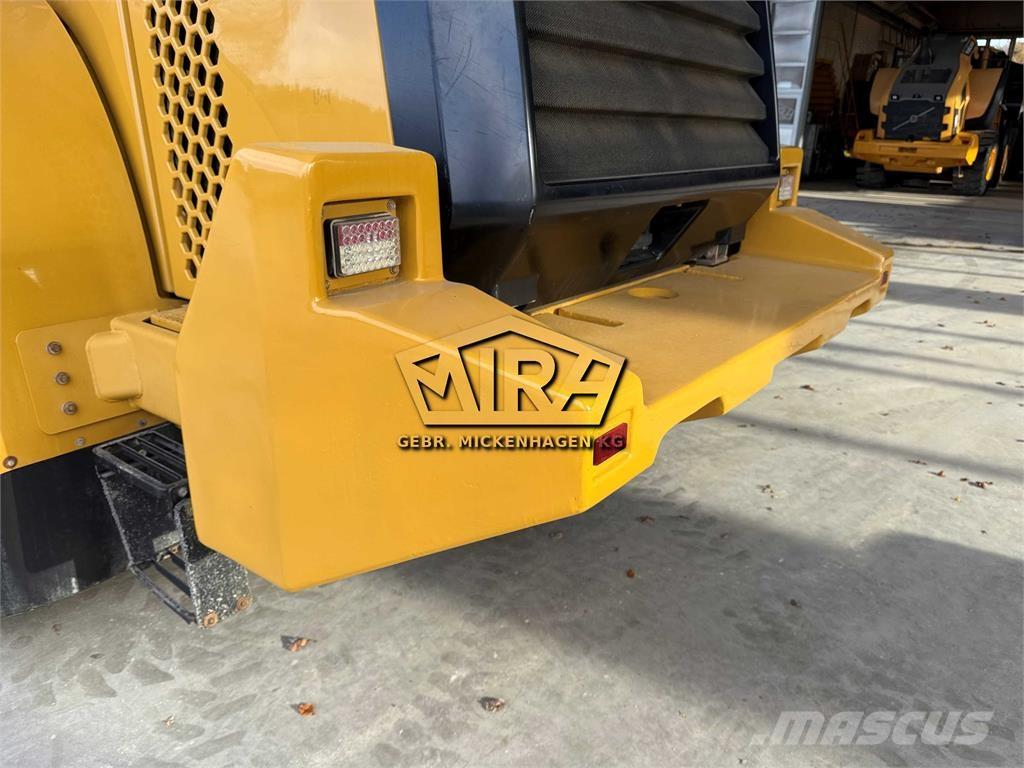 CAT 972K 輪胎式裝載機