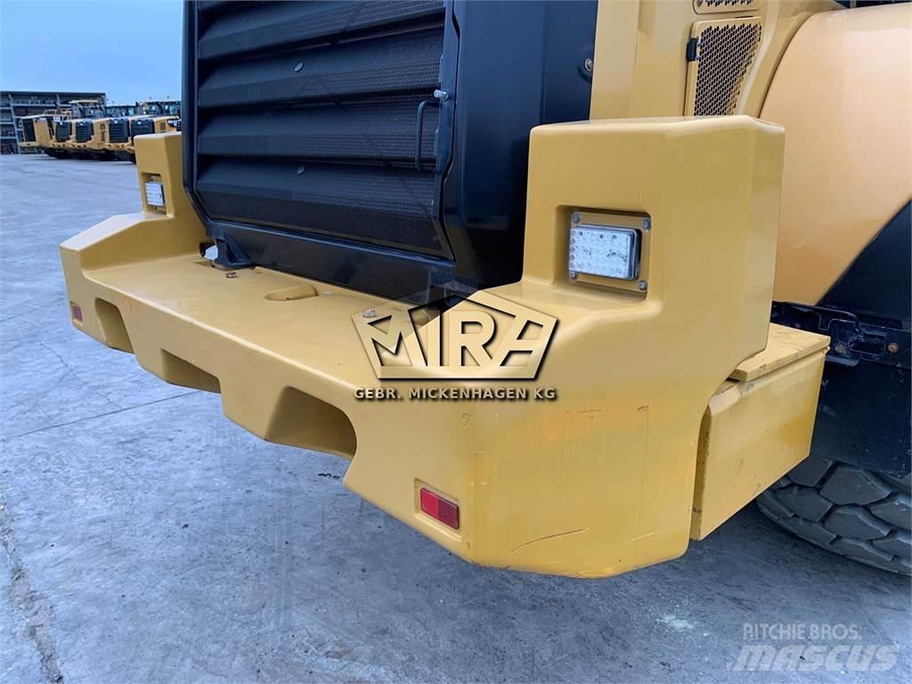 CAT 972M XE 輪胎式裝載機
