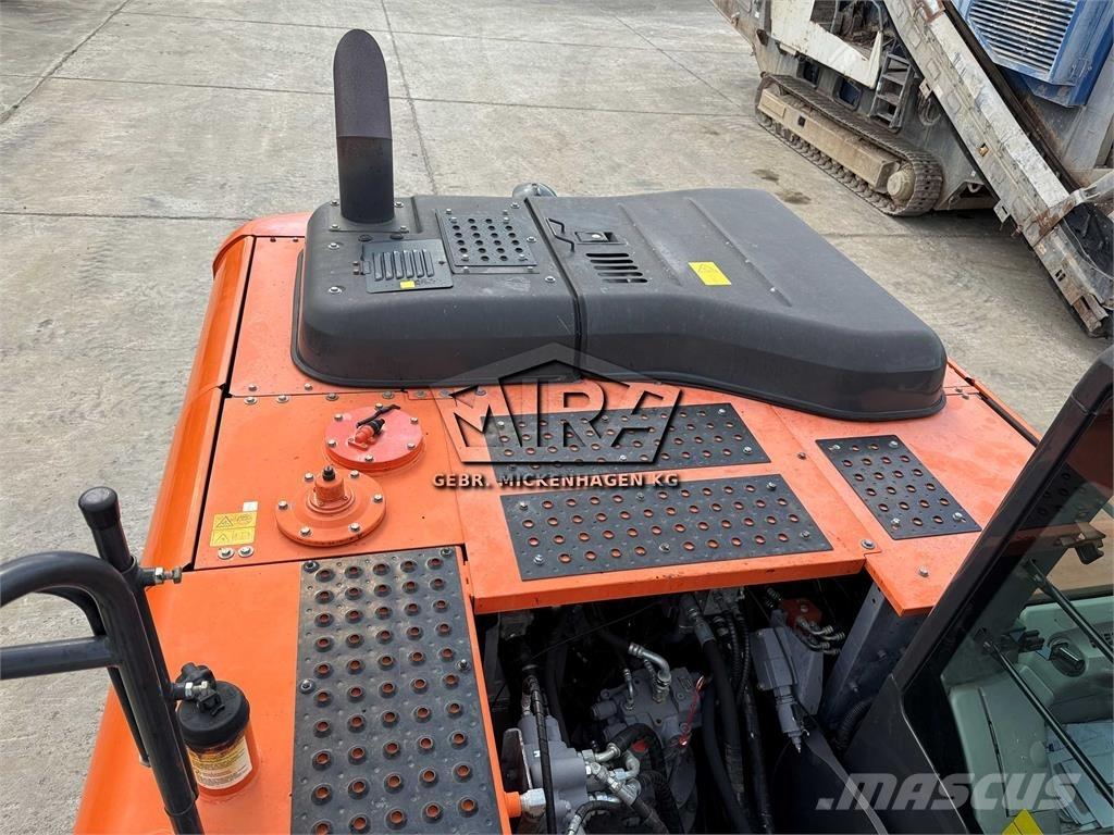 Hitachi ZX 220W-6 旋轉式挖土機/掘鑿機/挖掘機