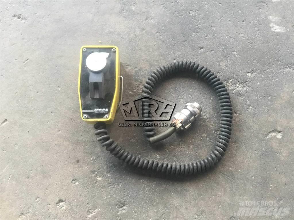  Moba Handset 電子設備