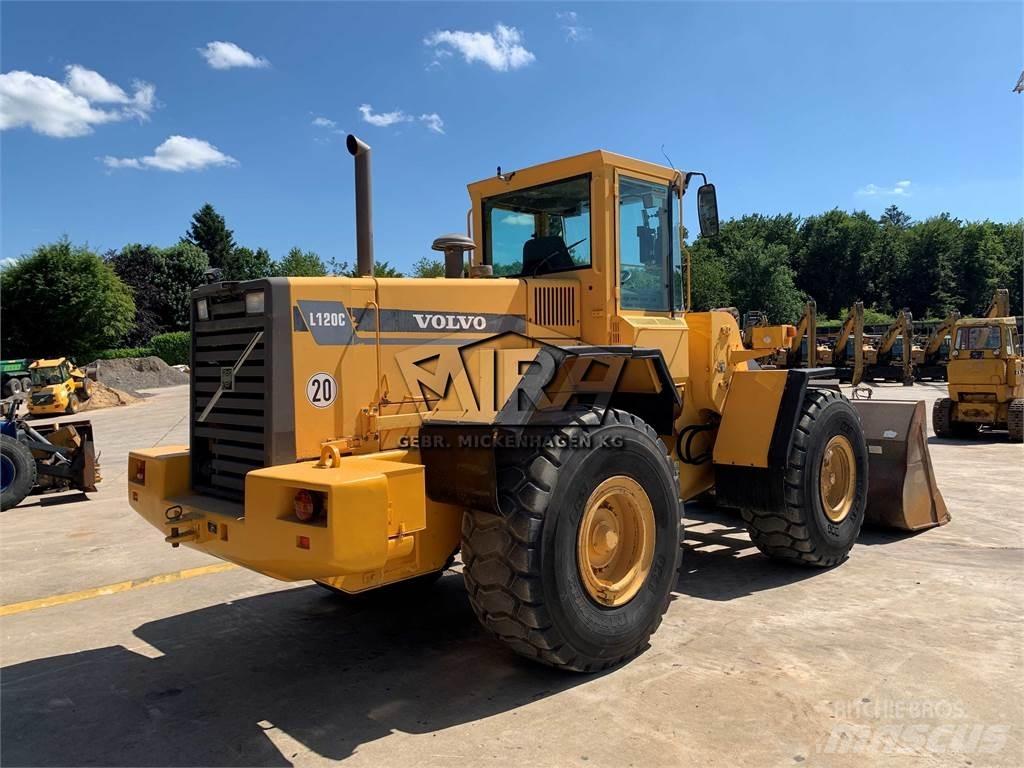 Volvo L 120 C 輪胎式裝載機