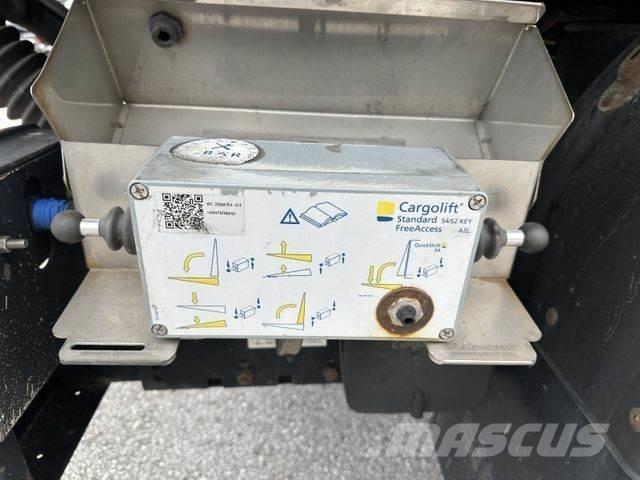  AKD 74 - 18 箱體拖車