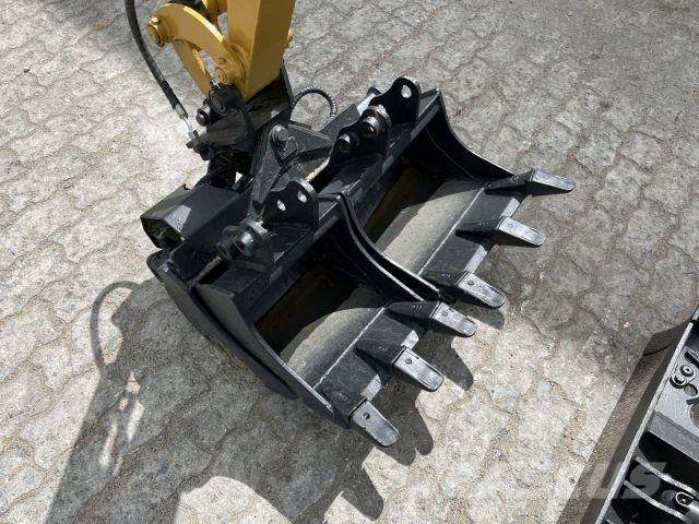 CAT 300.9D 其他