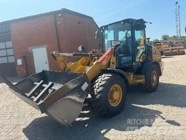 CAT 906 輪胎式裝載機