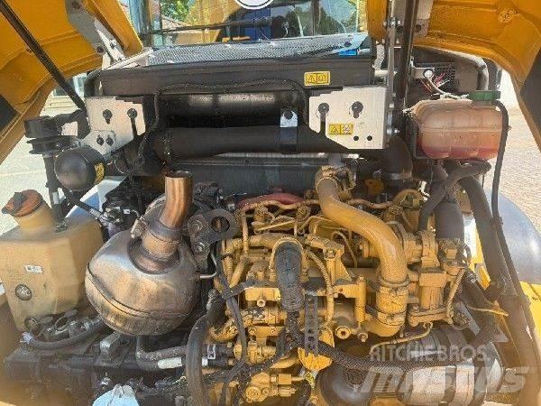 CAT 906 輪胎式裝載機