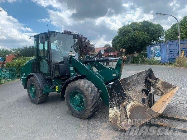 CAT 906 M 輪胎式裝載機