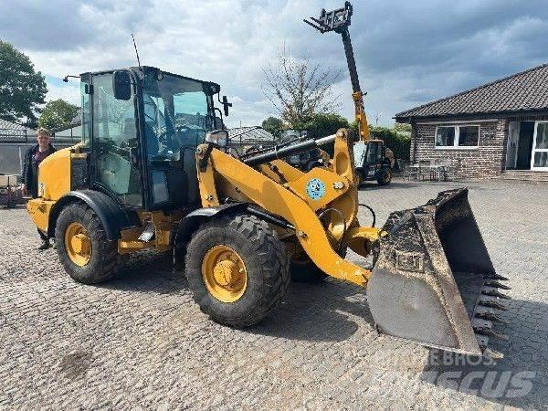 CAT 906M 輪胎式裝載機