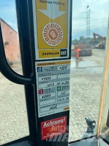 CAT 906M 輪胎式裝載機