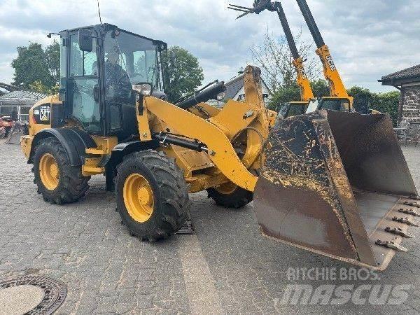 CAT 908 輪胎式裝載機