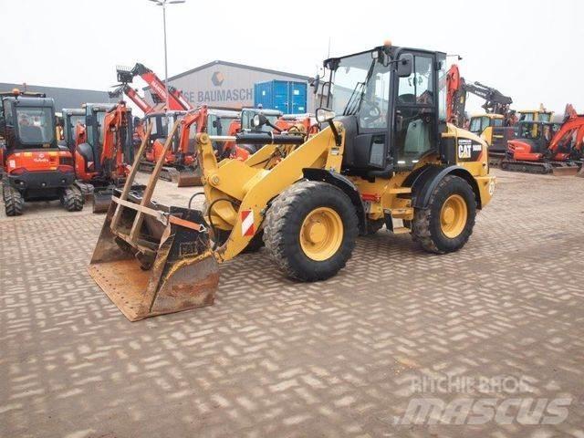 CAT 908M / 35 km/h 輪胎式裝載機