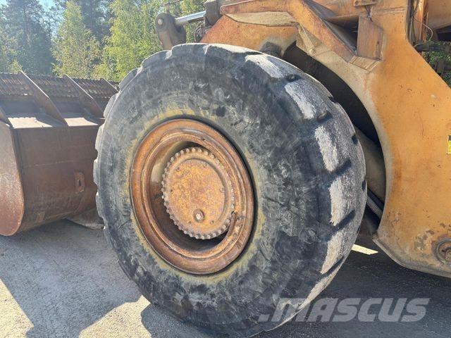 CAT 988 B 輪胎式裝載機