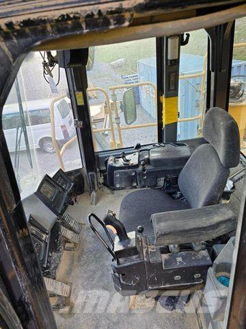 CAT 988 H 輪胎式裝載機