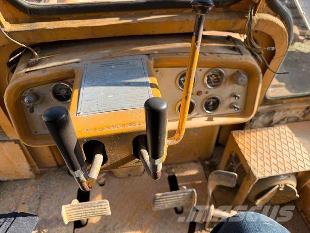 CAT D6C 履帶推土機