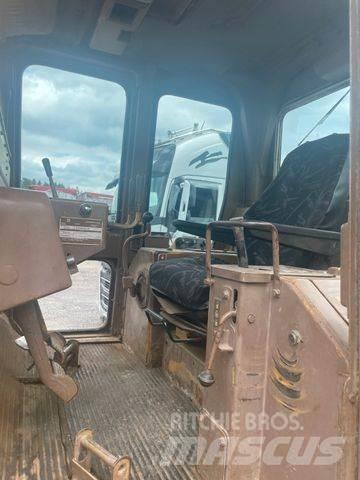 CAT D6D 履帶推土機