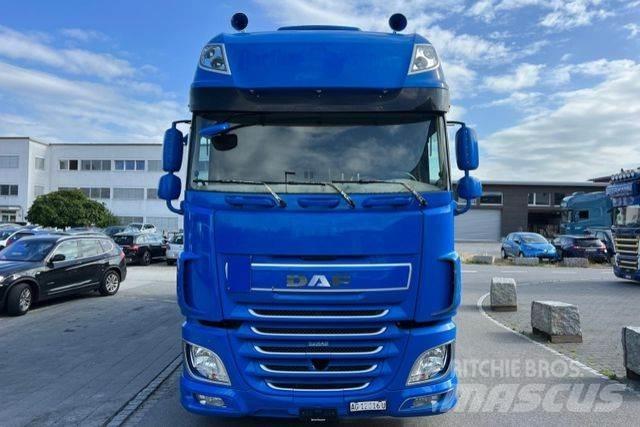 DAF XF510 6x2 篷布卡車