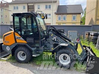 GiANT G3500 X-TRA 輪胎式裝載機