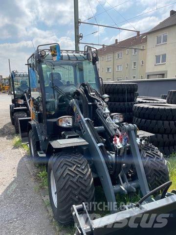 GiANT G3500 X-TRA 輪胎式裝載機