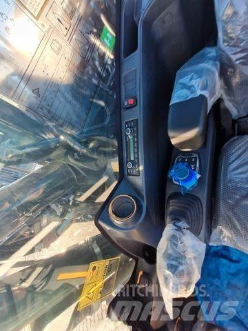 Hyundai HW150ACR 旋轉式挖土機/掘鑿機/挖掘機