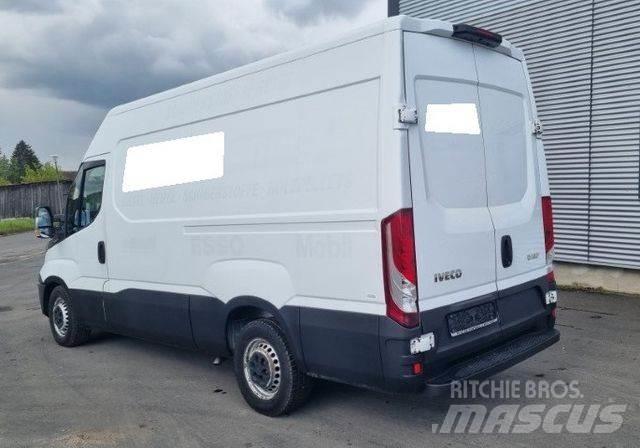 Iveco 35-170 廂式貨物運輸車