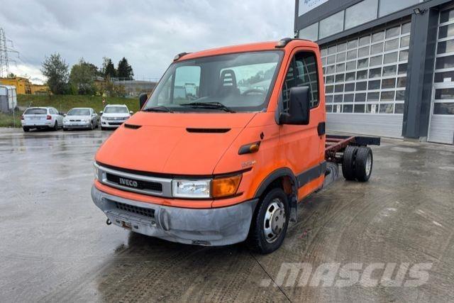 Iveco 35C12 4x2 其他