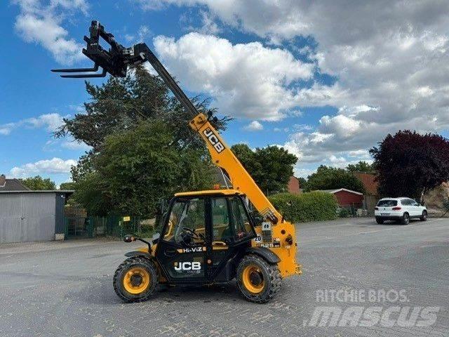 JCB 525-60 伸縮臂操作車