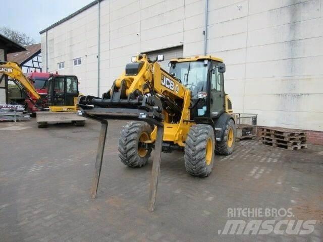 JCB TM220 Agri 前端裝載機和挖掘機