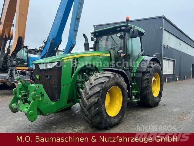 John Deere 8370 R 前端裝載機和挖掘機