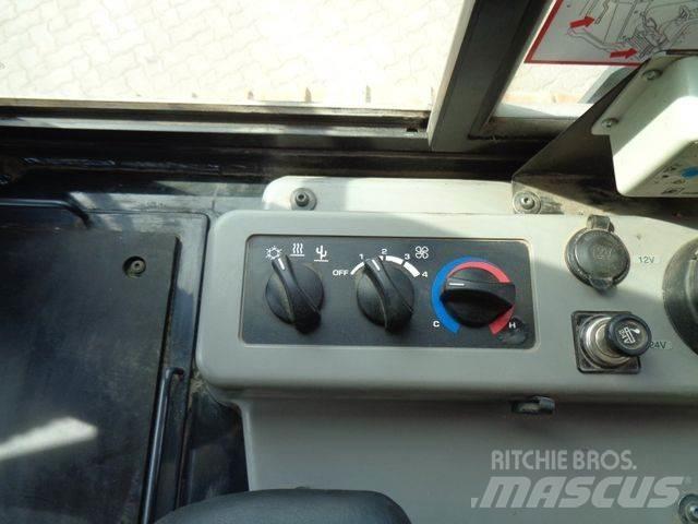 Komatsu D61 PX-24 履帶推土機