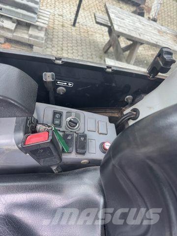 Kubota KX016-4 小型挖土機/掘鑿機<7t(小型挖掘機)