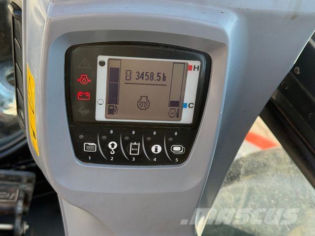 Kubota KX057-4 小型挖土機/掘鑿機<7t(小型挖掘機)